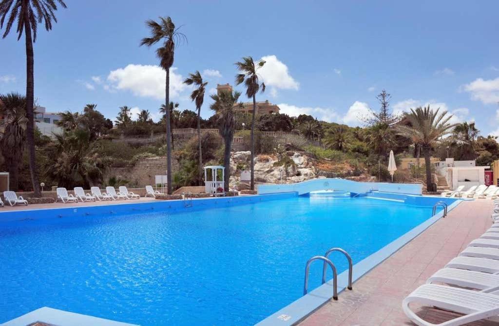 Cresta Beach Studios Saint Julian's Bagian luar foto